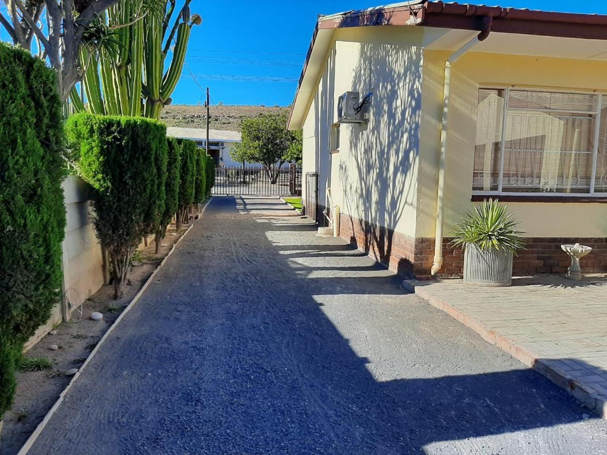 Hotel Dagbreek Beaufort West Esterno foto