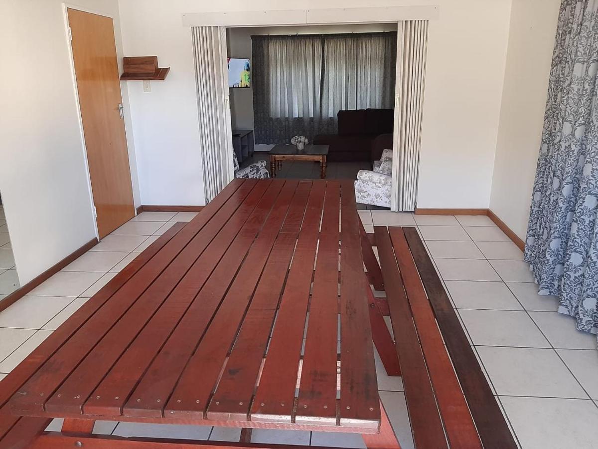 Hotel Dagbreek Beaufort West Esterno foto