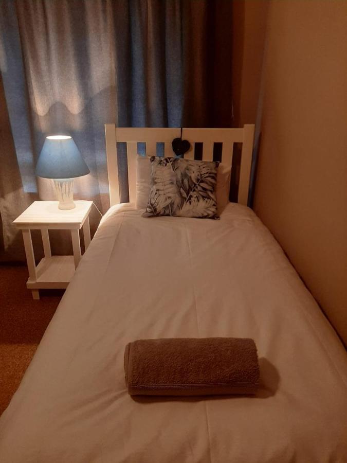 Hotel Dagbreek Beaufort West Esterno foto