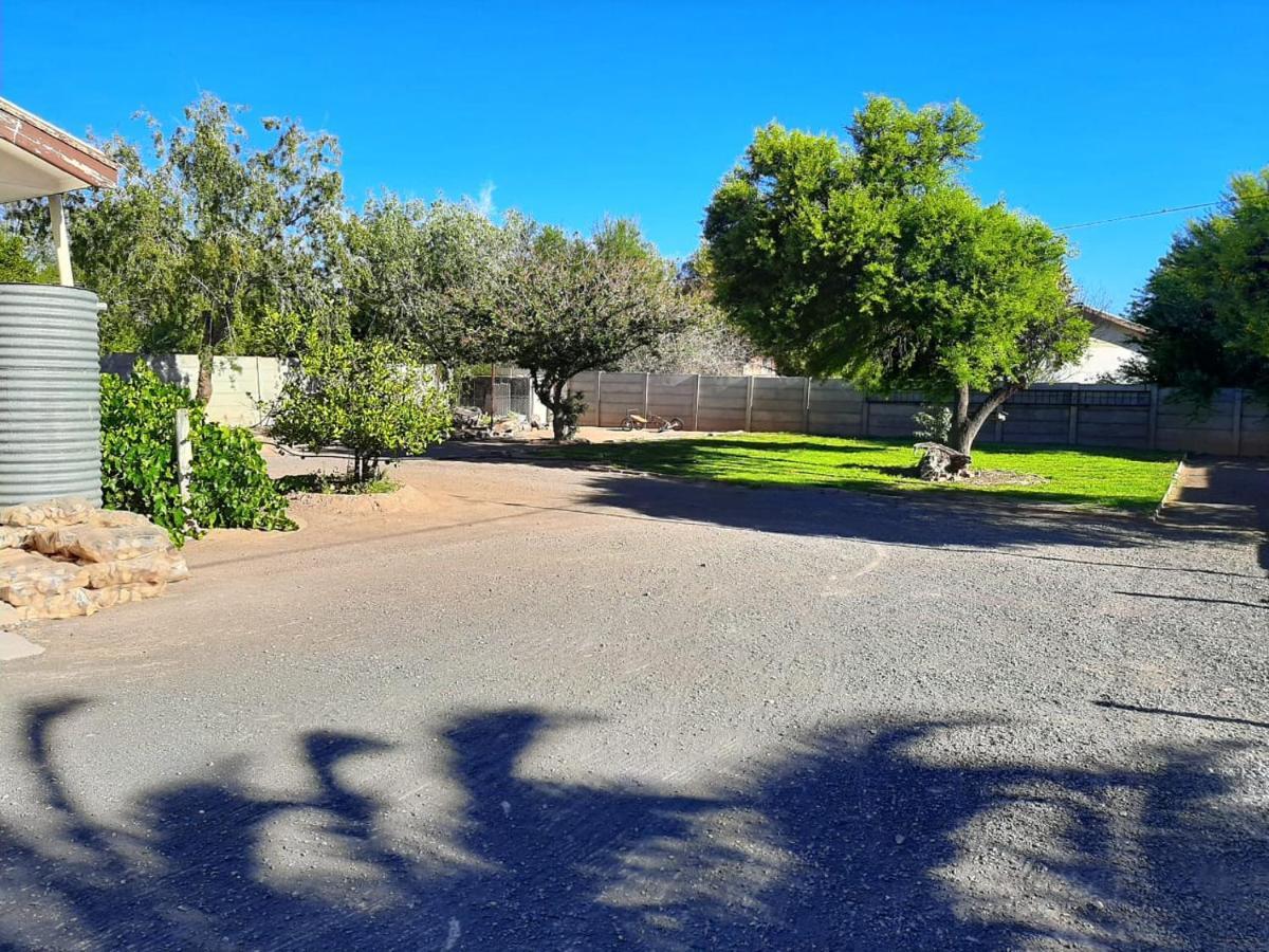 Hotel Dagbreek Beaufort West Esterno foto